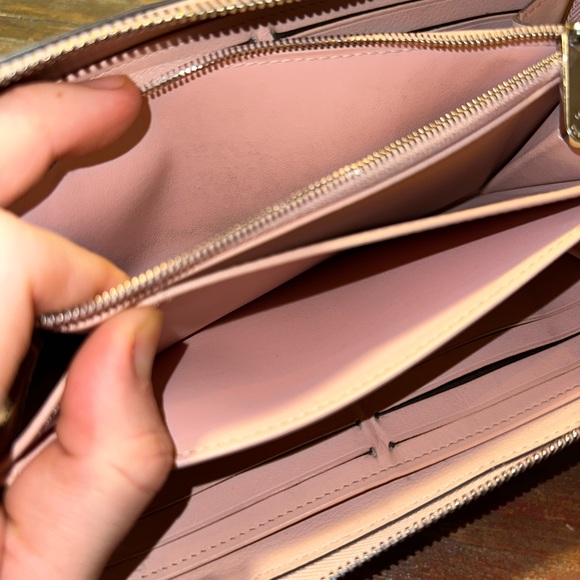 Louis Vuitton Long Zippy Wallet Mahina - Picture 5 of 12